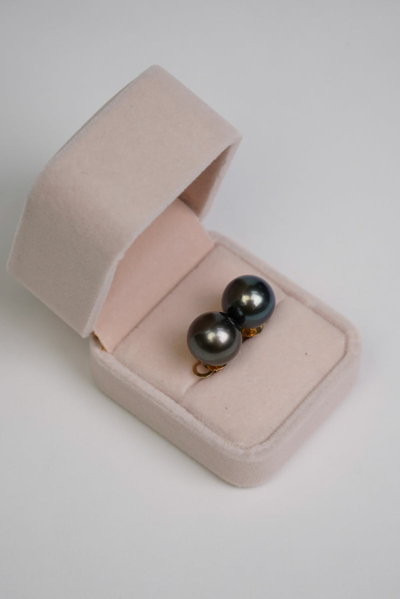 South Sea Pearl Black Stud Earrings 4mm โ Kultura Filipino