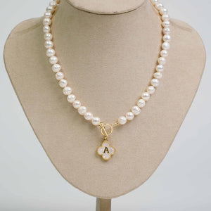 High Quality Freshwater Pearl Necklace with Clover Letter Pendant