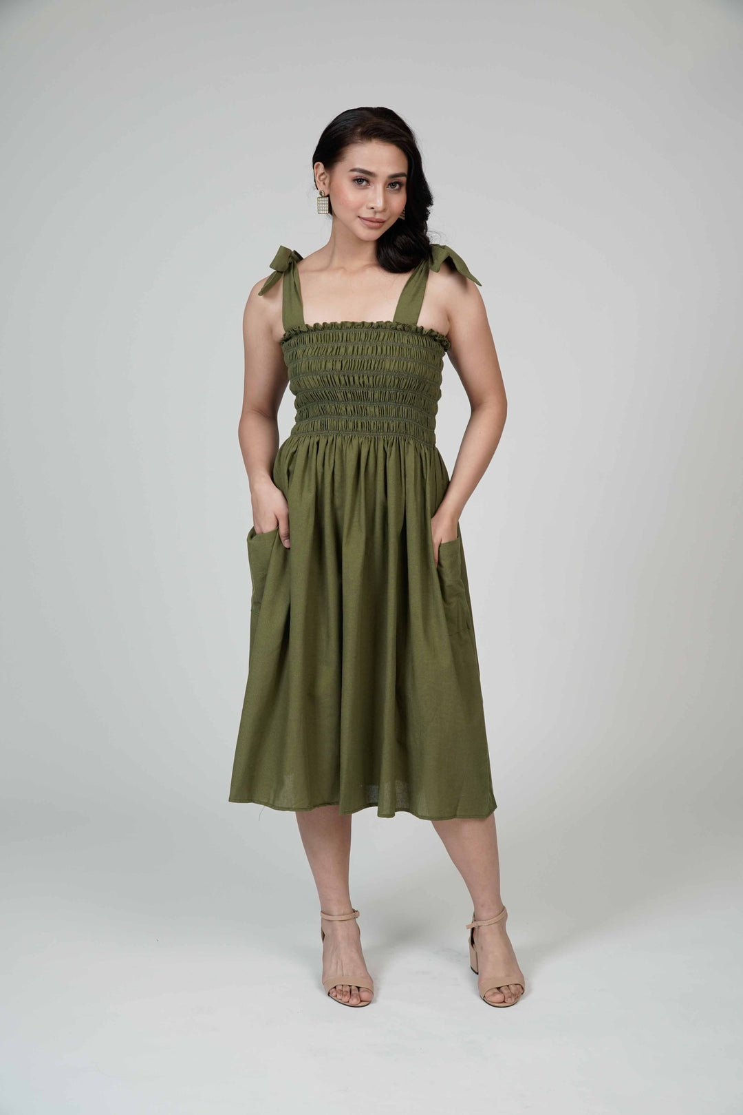 Women's Tie Straps Smocked Dress in Olive S